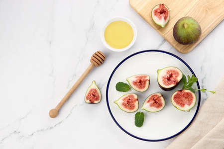 Figs and honeyの写真素材