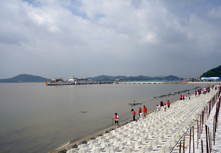 volunteers doing the public services activityのeditorial素材