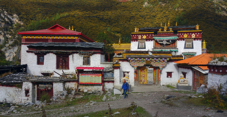 Chong Gu temple building