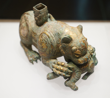 bronze ware exhibiting in a museumのeditorial素材