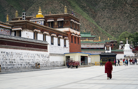 Landscape view of a Temple Square in Tibet, Chinaのeditorial素材