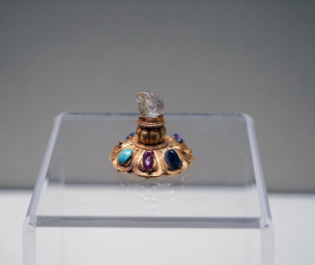 Gold accessories in the Ming Dynastyのeditorial素材