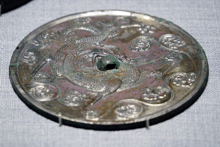 Bronze mirrorのeditorial素材