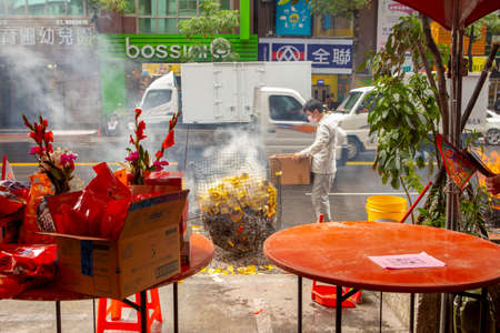 (2017 09 01 New Taipei City, Taiwan) Chinese traditional religious practices, Zhongyuan Purdue, Chinese Ghost Festival, believers burned paper moneyのeditorial素材