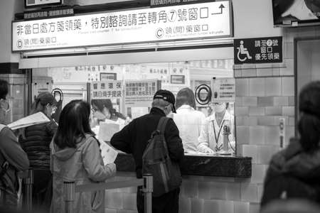 April 01, 2020, Taipei, Taiwan, National Taiwan University Hospital, people who go to the hospital to receive medicines will wear masksのeditorial素材