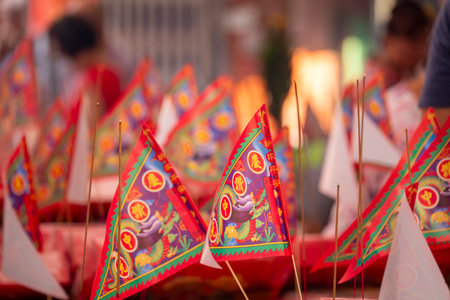 (Text: Qingzan Zhongyuan) Flag inserted on the Chinese Ghost Festival to sacrifice ghosts and...