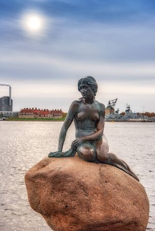 Copenhagen, Denmark  â 19 OCT 2019: Famous Little Mermaid Statue in Copenhagen Denmarkのeditorial素材