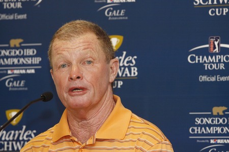 Tom Kite attend press conference during the PGA Tour Songdo IBD Championship in Incheon, west of Seoul, on Sep 5, 2011, South Korea. The Songdo IBD Championship is a golf tournament on the Champions Tour. It was played for the first time as the Posco E&C のeditorial素材