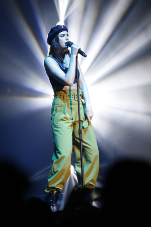 British Singer Dua Lipa performs on the stage during an Pentaport Rock Festival 2017 in Incheon, South Korea.のeditorial素材