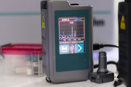 handleheld spectrometer for chemical analysis ; selective focus