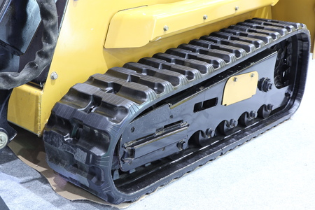 Rubber crampons  in tractor / excavator / Close up