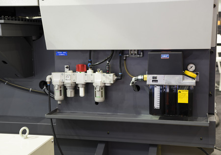 air regulator and lubrication oil tank for cnc machine