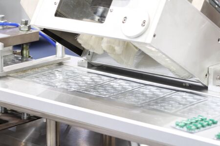 medicine capsules packing machine ; process