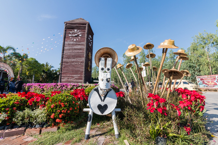 Prachuap Khiri Khan, Thailand - Dec 24: Sampannam floating market at Hua Hin on Dec 24, 2016 in Prachuap Khiri Khan, Thailandのeditorial素材