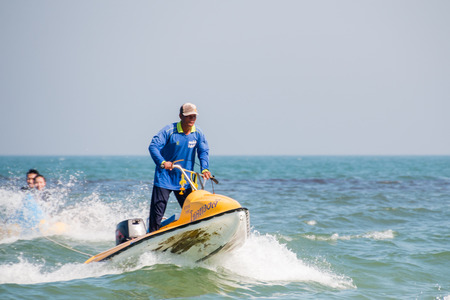 Prachuap Khiri Khan, Thailand - Dec 25: people enjoy on the beach at Hua Hin on Dec 25, 2016 in Prachuap Khiri Khan, Thailandのeditorial素材
