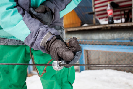 old-fashioned ski equipment