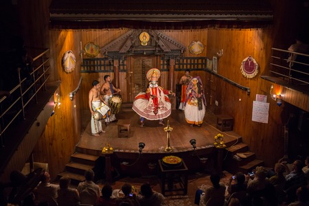 FORT COCHIN, India -  January 10, 2015: Kathakali performer in the virtuous pachcha green role in Cochin on January 10, 2015 in South India. Kathakali is the ancient classical dance form of Kerala.のeditorial素材