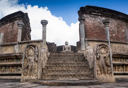 Ancient Vatadage Buddhist stupa in Pollonnaruwa,  Sri Lankaの写真素材