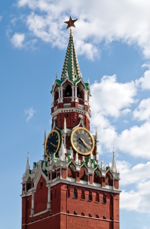 The Spasskaya Tower is the main tower with a through-passage on the eastern wall of the Moscow Kremlin  Russia , which overlooks the Red Square の写真素材