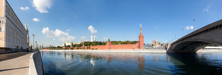 Bolshoy Moskvoretsky Bridge, Kremlin and St. Basil's Cathedral, panoramic view from Sofiyskaya embankmentのeditorial素材