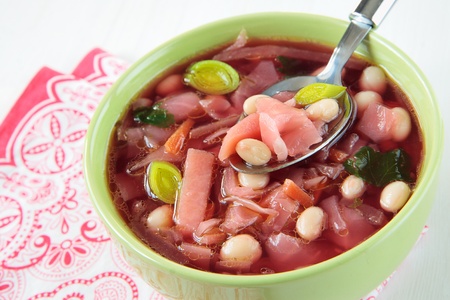 Beetroot soup with white beans and leeks