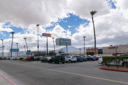 Las Vegas, Nevada/United states Of America-April 8, 2018: Mid-way car park on the 15th street between Los Angeles and Las Vegas.のeditorial素材