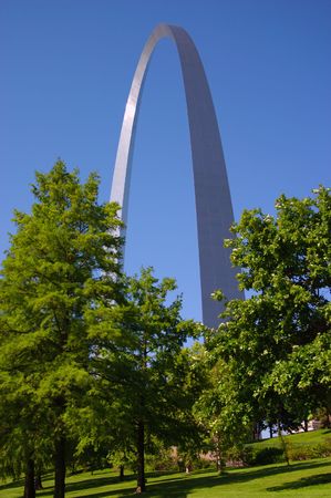 St. Louis Arch with park in the foregroundのeditorial素材