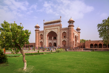 Entrance to the Taj Mahal in Indiaのeditorial素材