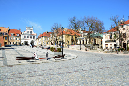 SANDOMIERZ OLD TOWN, POLAND - APRIL 10, 2015: Square in Sandomierz old town with historic buildings.のeditorial素材