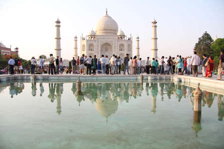 Taj Mahal Palace India Great Gate Muslim Mosque Landmark Architecture Heritage Monument Famous World Travel in Agraのeditorial素材