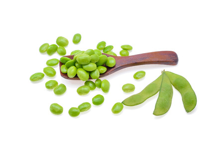 green peas isolated on a white backgroundの写真素材