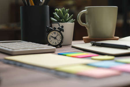 to do list planner on wooden office deskの写真素材