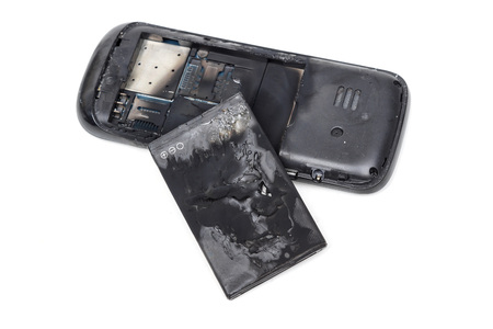 mobile phone battery explode and burn due to overheat