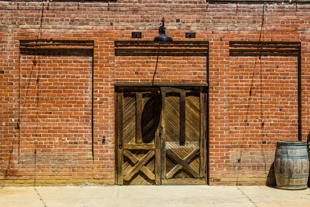 Old Wooden Doors On Wine Storage Buildingの写真素材