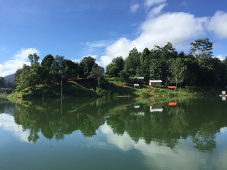 Village by the edge of a calm lake.の素材