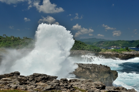 Waves on rockの写真素材