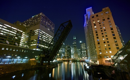 City Lights Chicago Downtown. Chicago Night Time Photography. Old Bridge and River.のeditorial素材