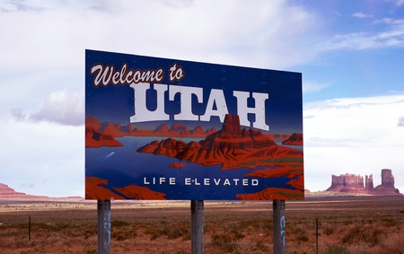 Welcome to Utah. Life Elevated. Utah Welcome Sing. State Border. United States.の写真素材