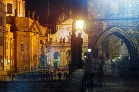 Prague Summer Night Life. Famous Charles Bridge Karluv Most During Late Evening Hours. Prague, Czechia. Czech Republic, Europe.のeditorial素材