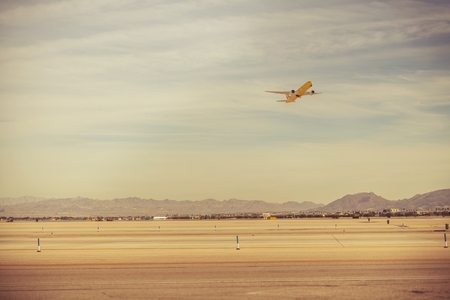 Las Vegas Airport Airliners Take Off. Nevada, United States of America. Air Travel Concept.のeditorial素材
