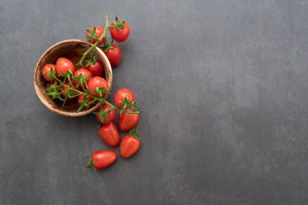 tomatoes in a bowlの写真素材