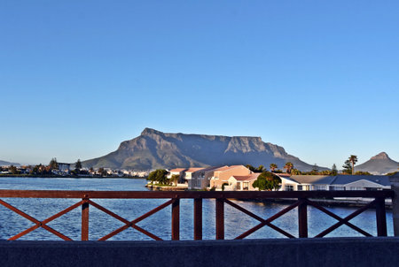 Landscape with a Table Mountain view from Woodbridge Islandの写真素材