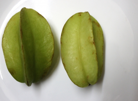Averrhoa carambola, tree produces fruit with usually distinctive ridges, fruit resembling star in cross-section, edible fruit, cooked into relishes, preserves, and juice drinks, also used raw in chattsの写真素材