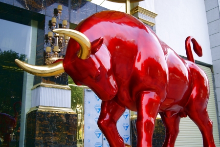 Sculpture of red bull の写真素材