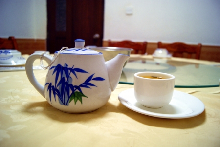 The teapot and teacupの写真素材