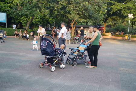 People in the parkのeditorial素材