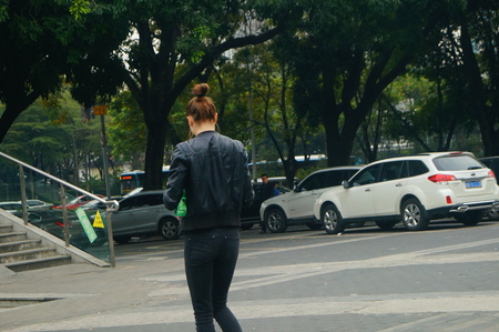 Pedestrian bridge landscape, pedestrians, in Shenzhen deep South Avenue, Chinaのeditorial素材