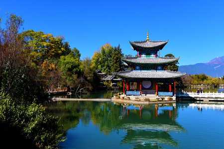 Black dragon Pool Park in Lijiangのeditorial素材