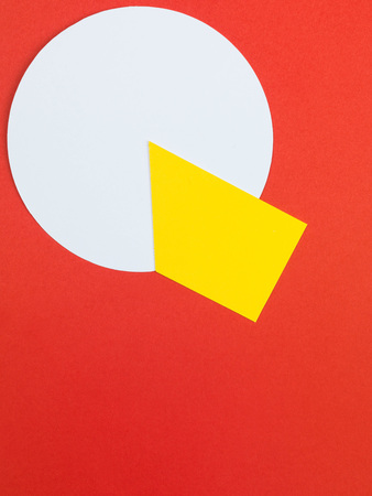 An Illustration of the Letter Q Against a Red Backgroundの写真素材