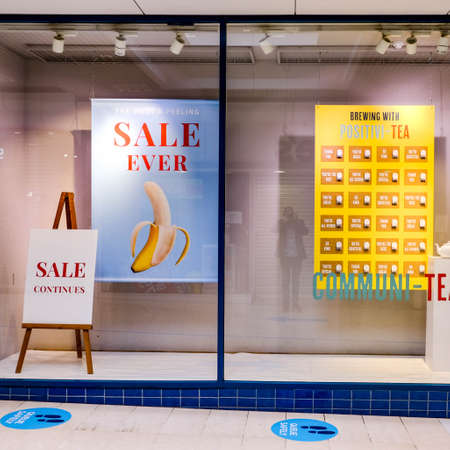 London, UK, June 14, 2020, Retail Fashion Store In South Londone Advertising A Reopening Sales As Lockdown Rules Are Relaxedのeditorial素材